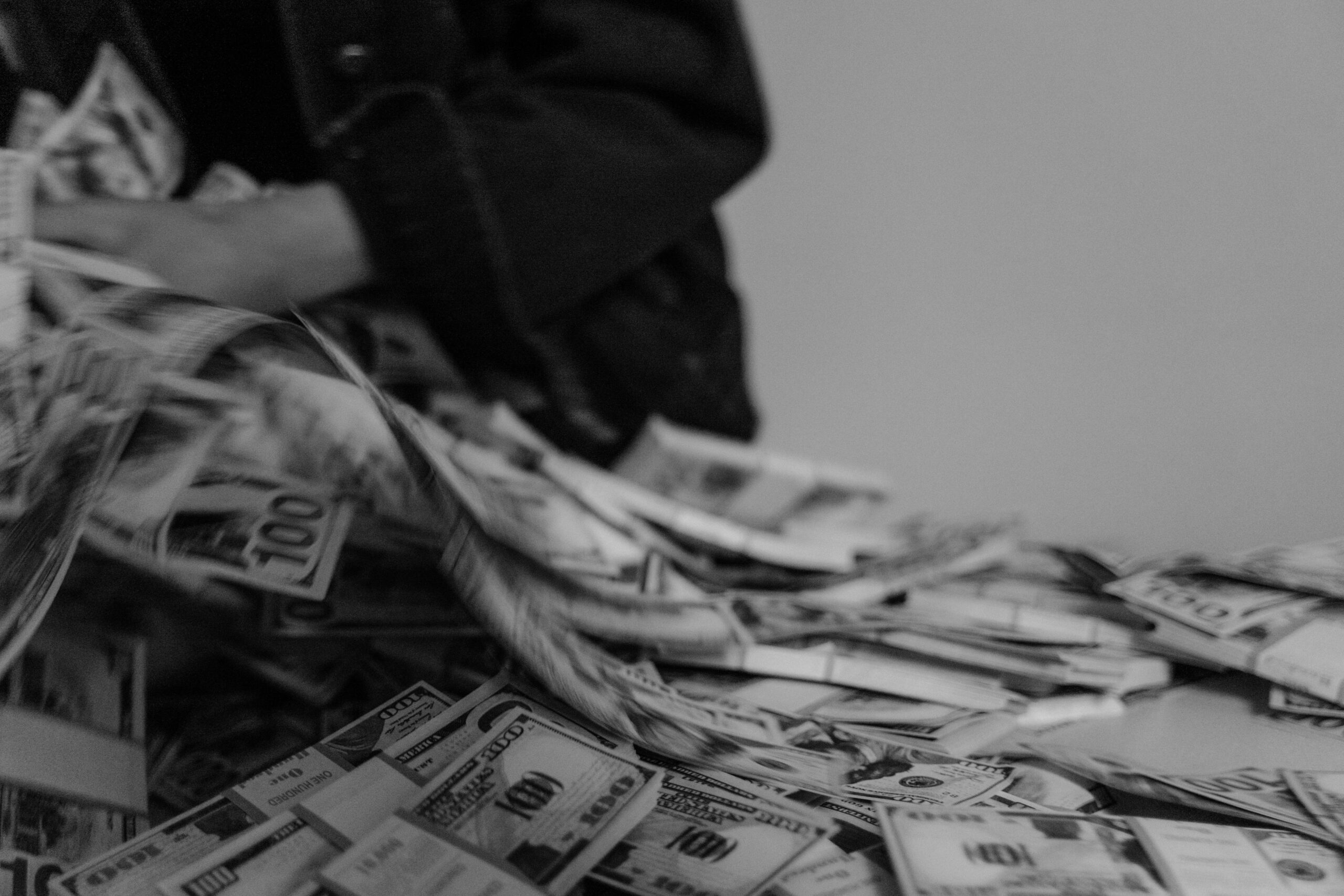 Passives Einkommen im Internet: 7 Methoden für Einsteiger 2 Kostenloses Stock Foto zu ausgabe, banditen, bankkarte