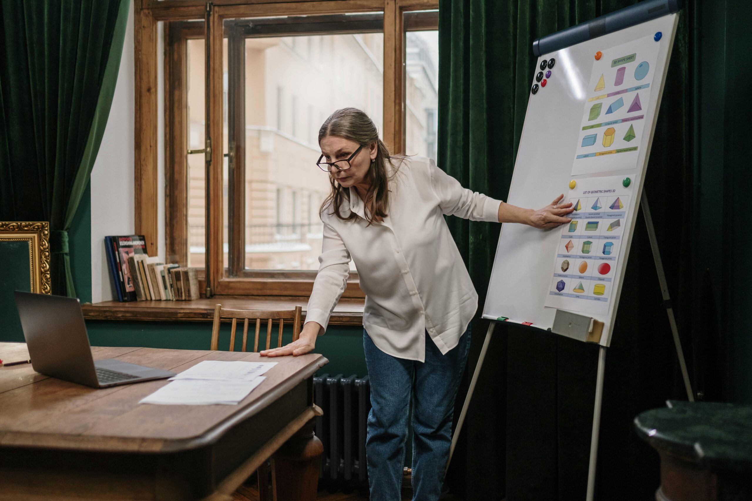 Erfolgreiche Webinare: Strategien aus 'Millionen mit einem Webinar' 2 Kostenloses Stock Foto zu #indoor, akademisch, akademische sitzung